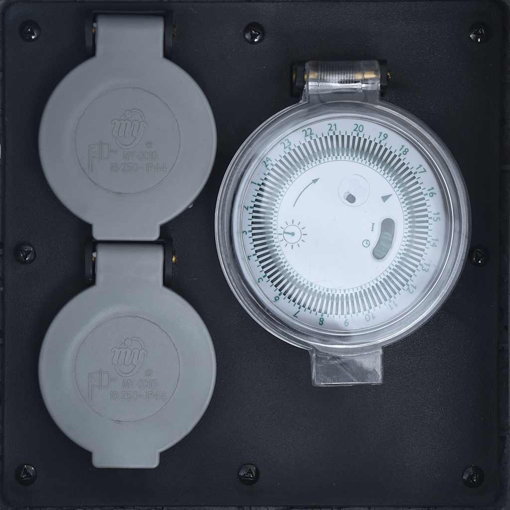 Tuinstopcontact 2 Ingangen Met Polyresin